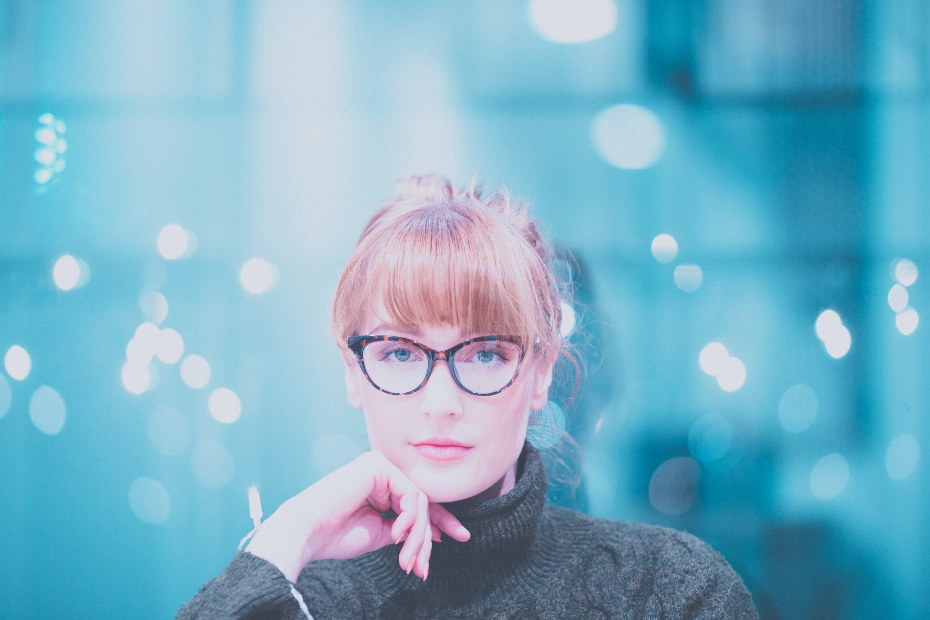 Style Tips For Women Who Wear Glasses