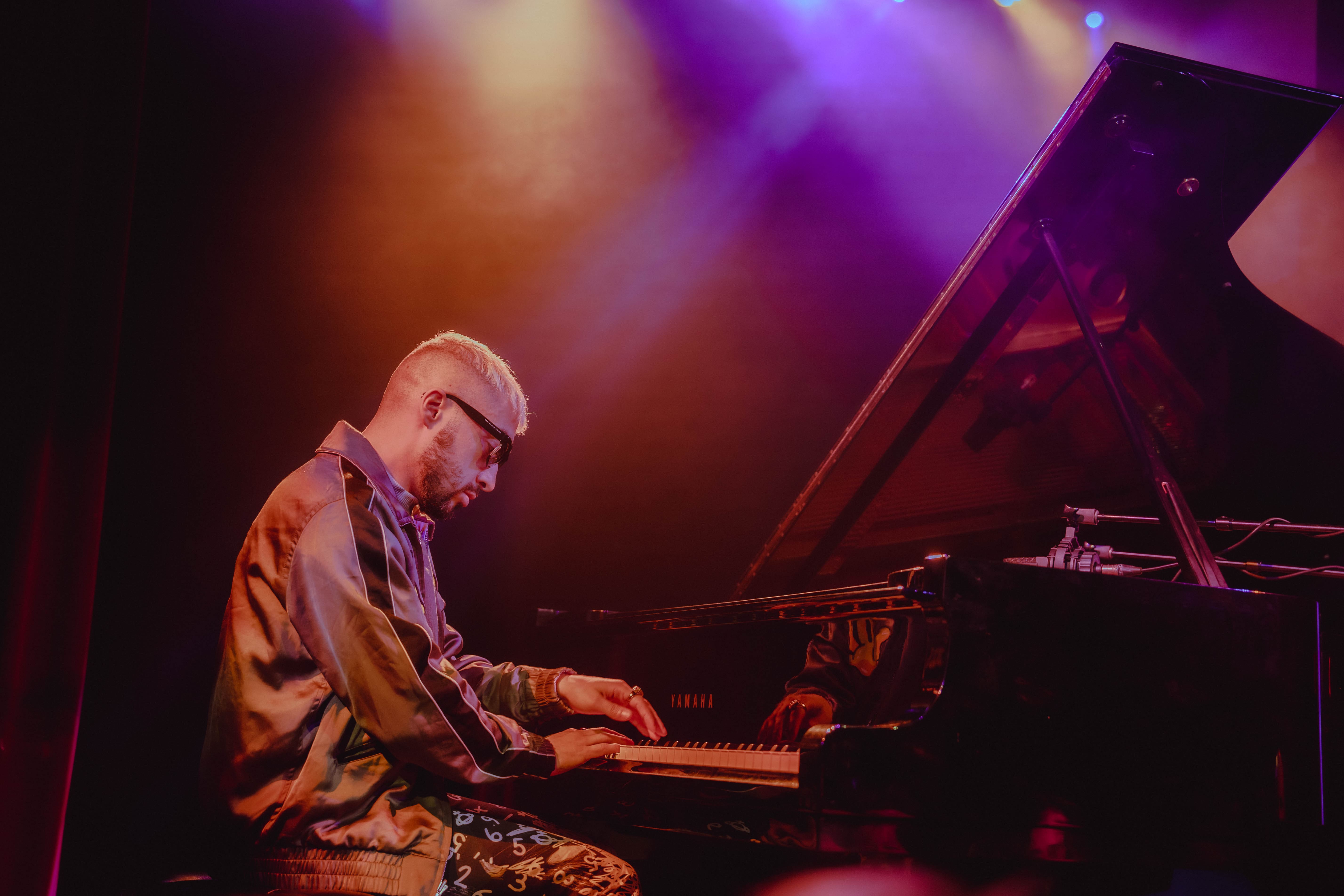 LIVE IN PHOTOS: Sofiane Pamart at The Great Hall in Toronto Sofiane Pamart performing at The Great Hall at a grand piano